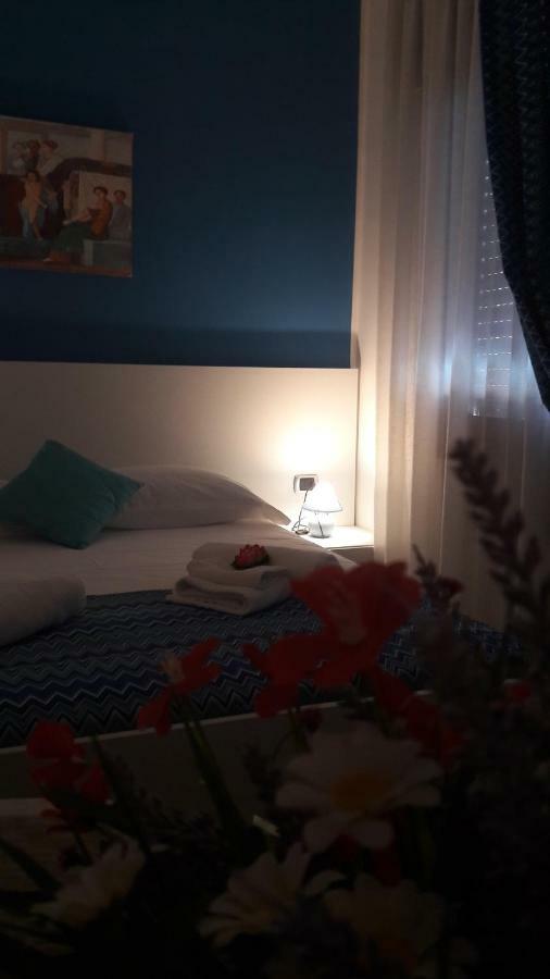 B&B Cornelia ปอมเปอี ภายนอก รูปภาพ