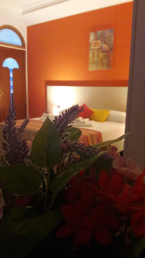 B&B Cornelia ปอมเปอี ภายนอก รูปภาพ
