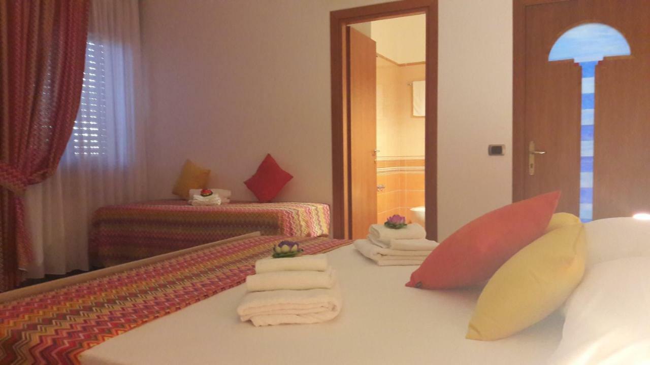 B&B Cornelia ปอมเปอี ภายนอก รูปภาพ